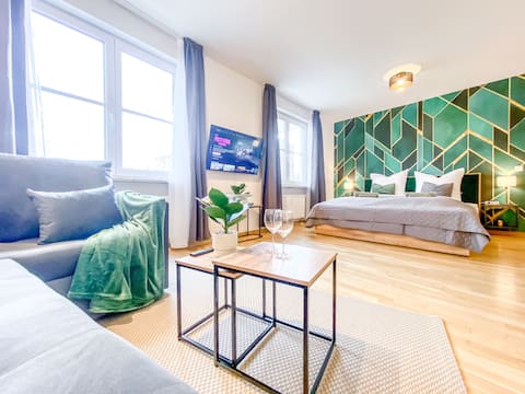 Top Airbnb: City Apartment * 2 Double Beds * Downtown in Zentrum West
