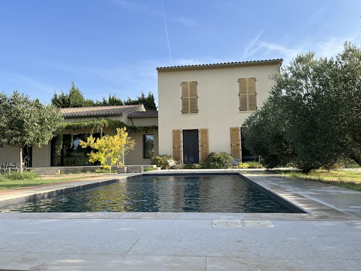 Maison Neuve Très Bien Isolée Sur 3000m2 - Les Baux-de-Provence