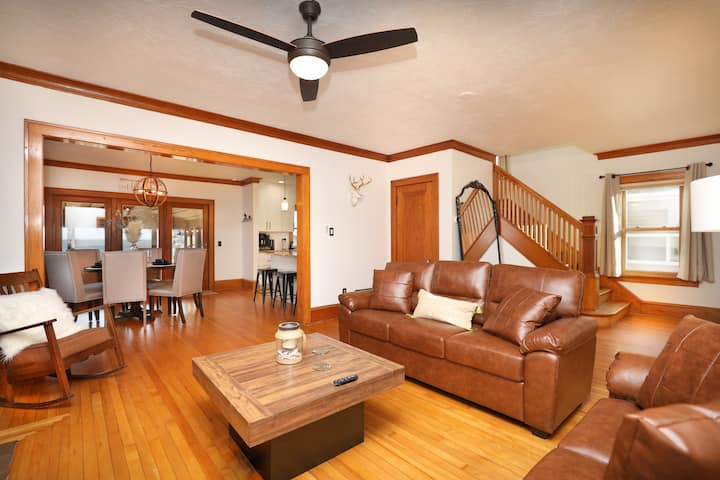 Shorelane Sunrise Waterfront Lake House - Oshkosh, WI
