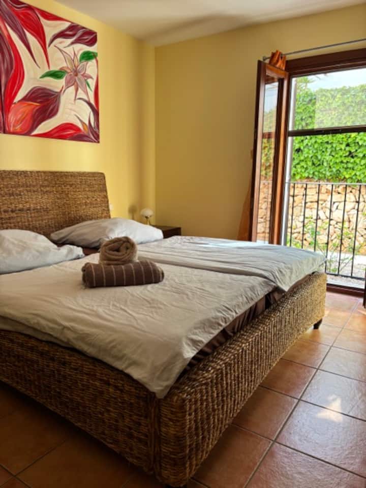 Schlafzimmer 1