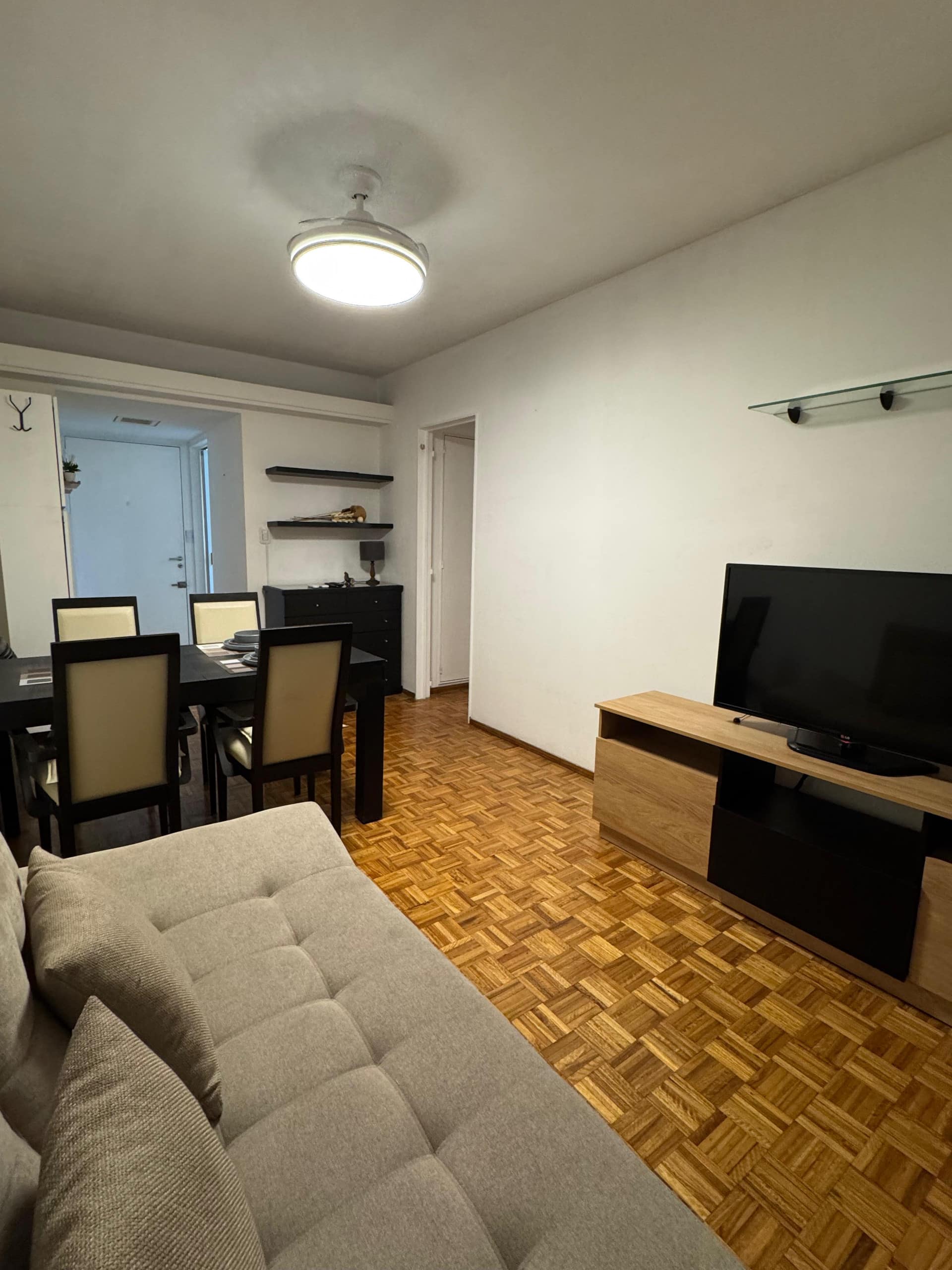 One-bedroom apartment in Monserrat