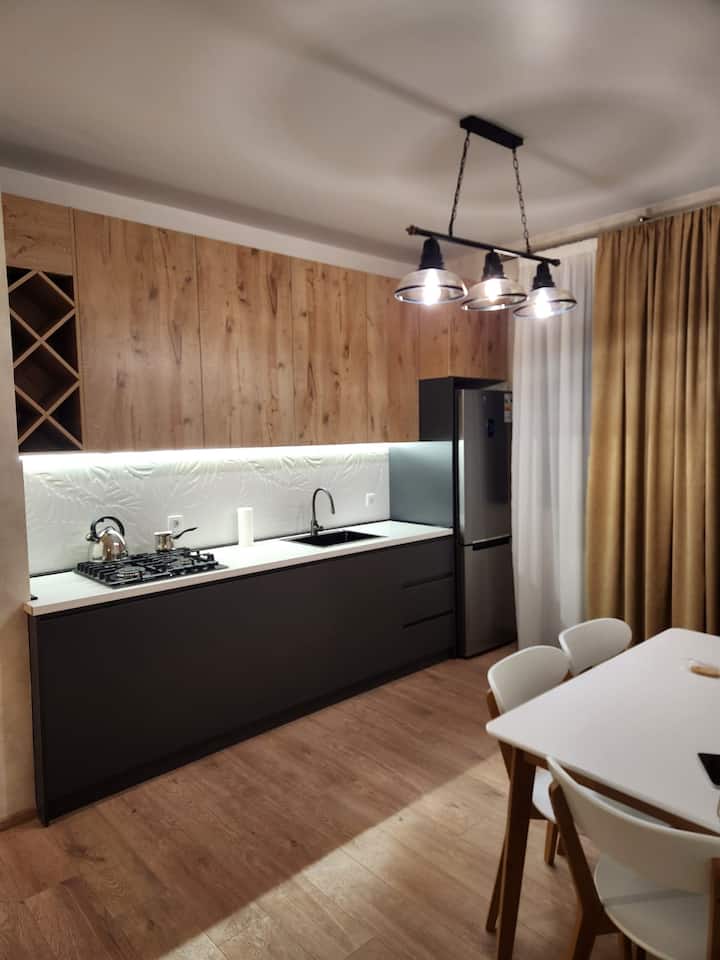 Modern 1br Flat With Separate Kitchen & Balconies - Tbilissi
