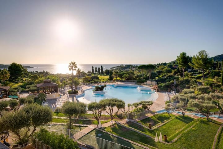 Ladresse Cap Estérelt2 Vue Mer à 180° Piscines - Saint-Raphaël