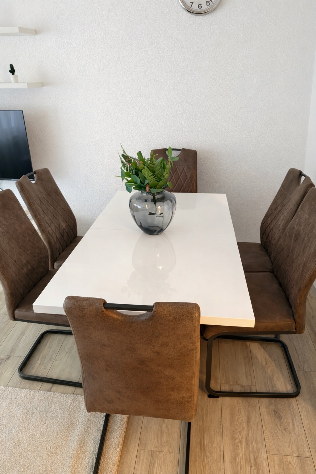 Great location | 5 minutes by train | Close to Wasen and city center