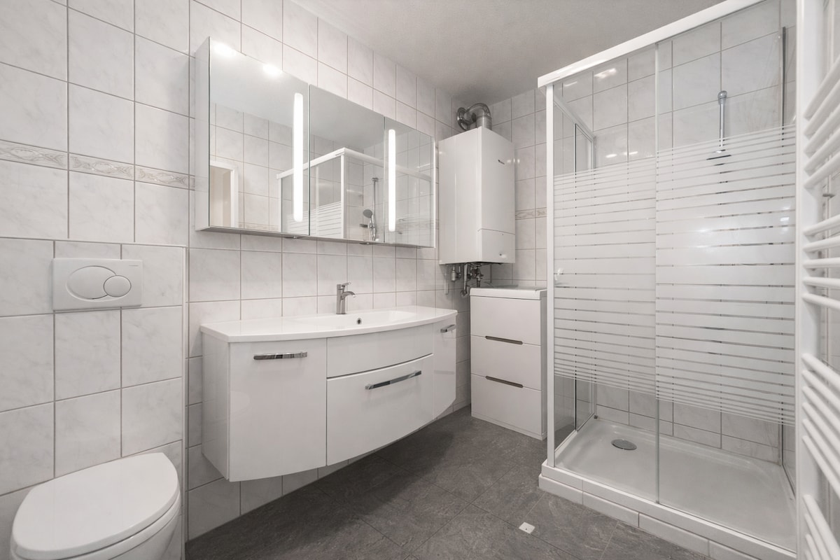 Great location | 5 minutes by train | Close to Wasen and city center