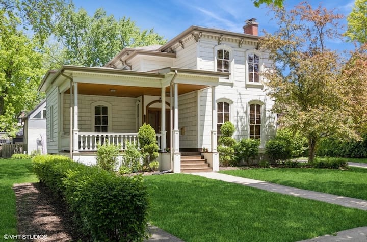 Historic F. Lloyd Wright District Italianate - Oak Park, IL