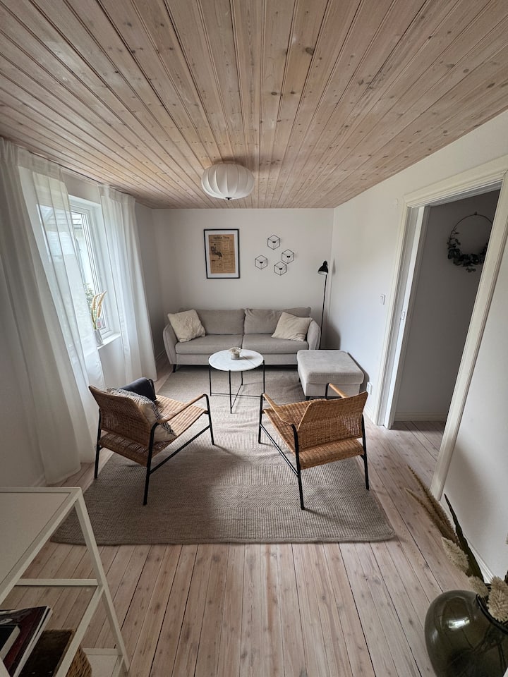 Nyrenoverat Gästhus I Strandnära Skälderviken - Ängelholm