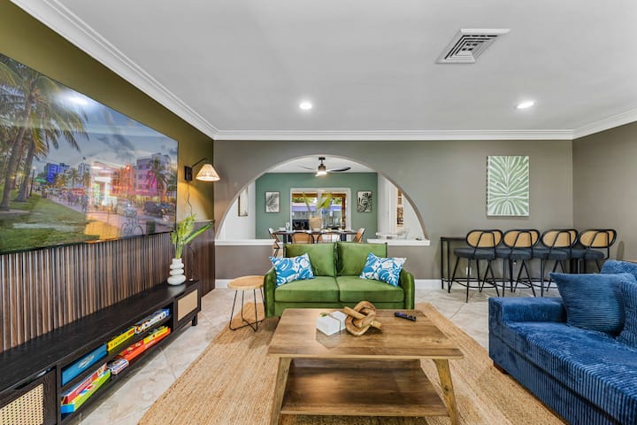 Top 1% Retreat! Pool•hot Tub•golf•arcade•fire Pit - Bahamas