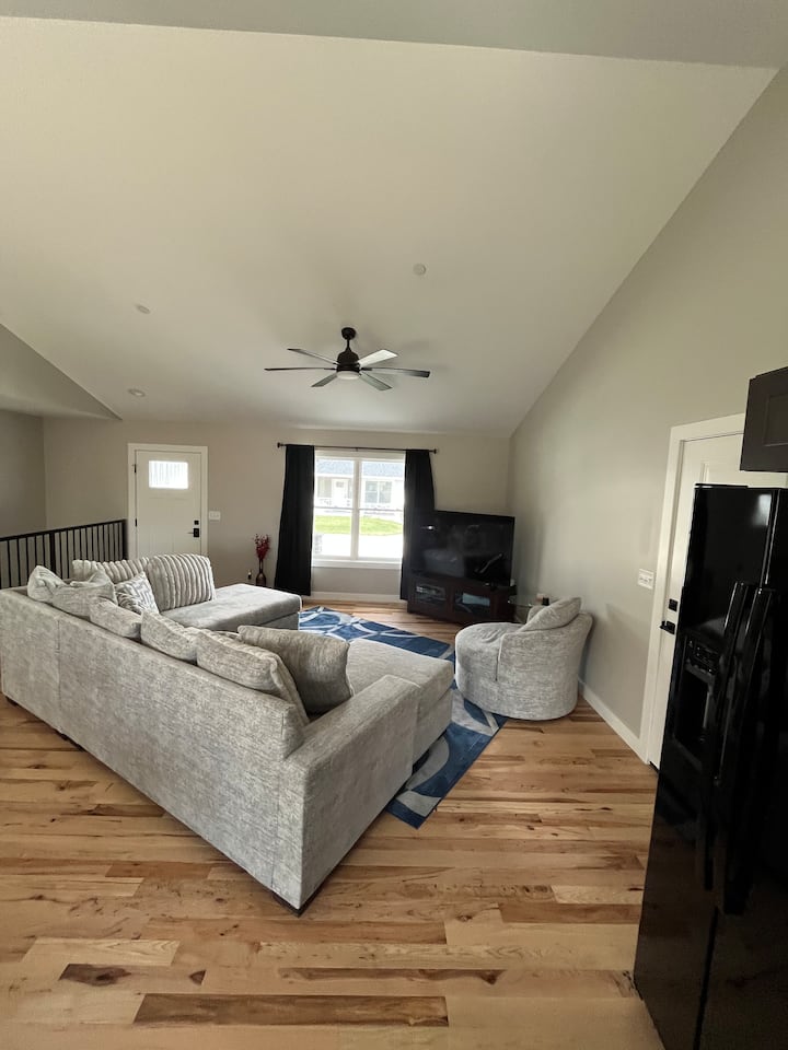 Three Bedroom Contemporary Condo - Quincy, IL
