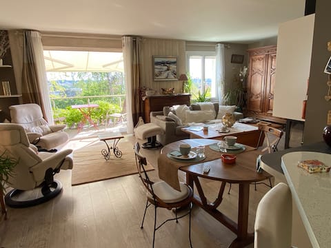 Propriété Airbnb réussie: In house with enclosed courtyard à Dijon