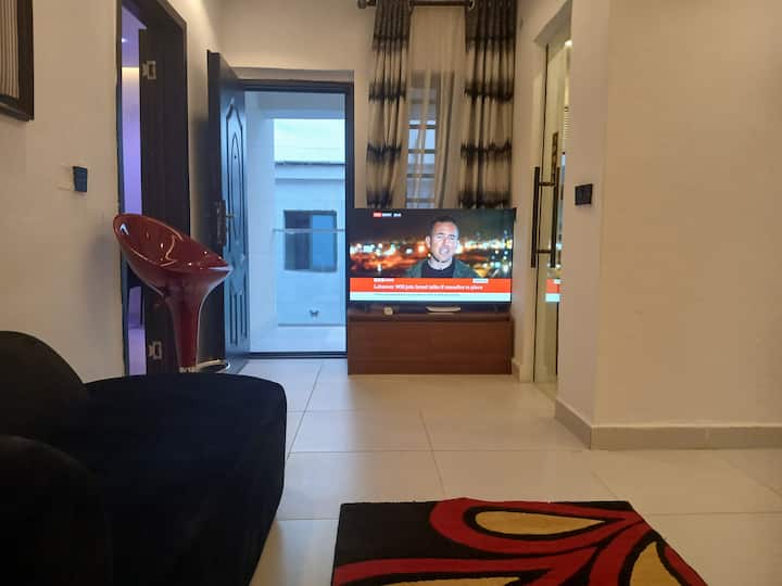 Modern 3 Bed Duplex With Pool, Gym & Fast Wifi - Nigeria