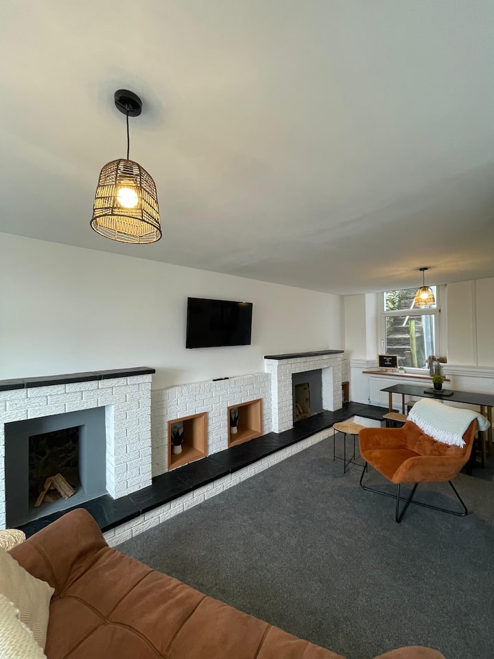 Newly Renovated Swansea Property With Free Parking - Swansea