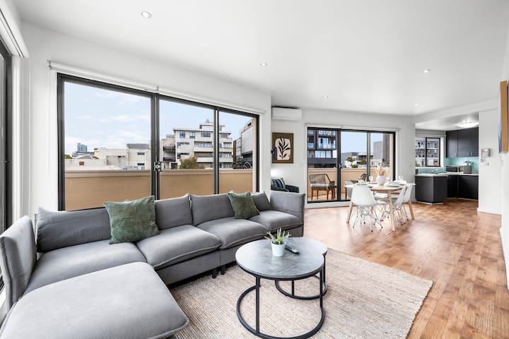 Lanestay - 3b2b Bright Apartment W/free Parking - St Kilda