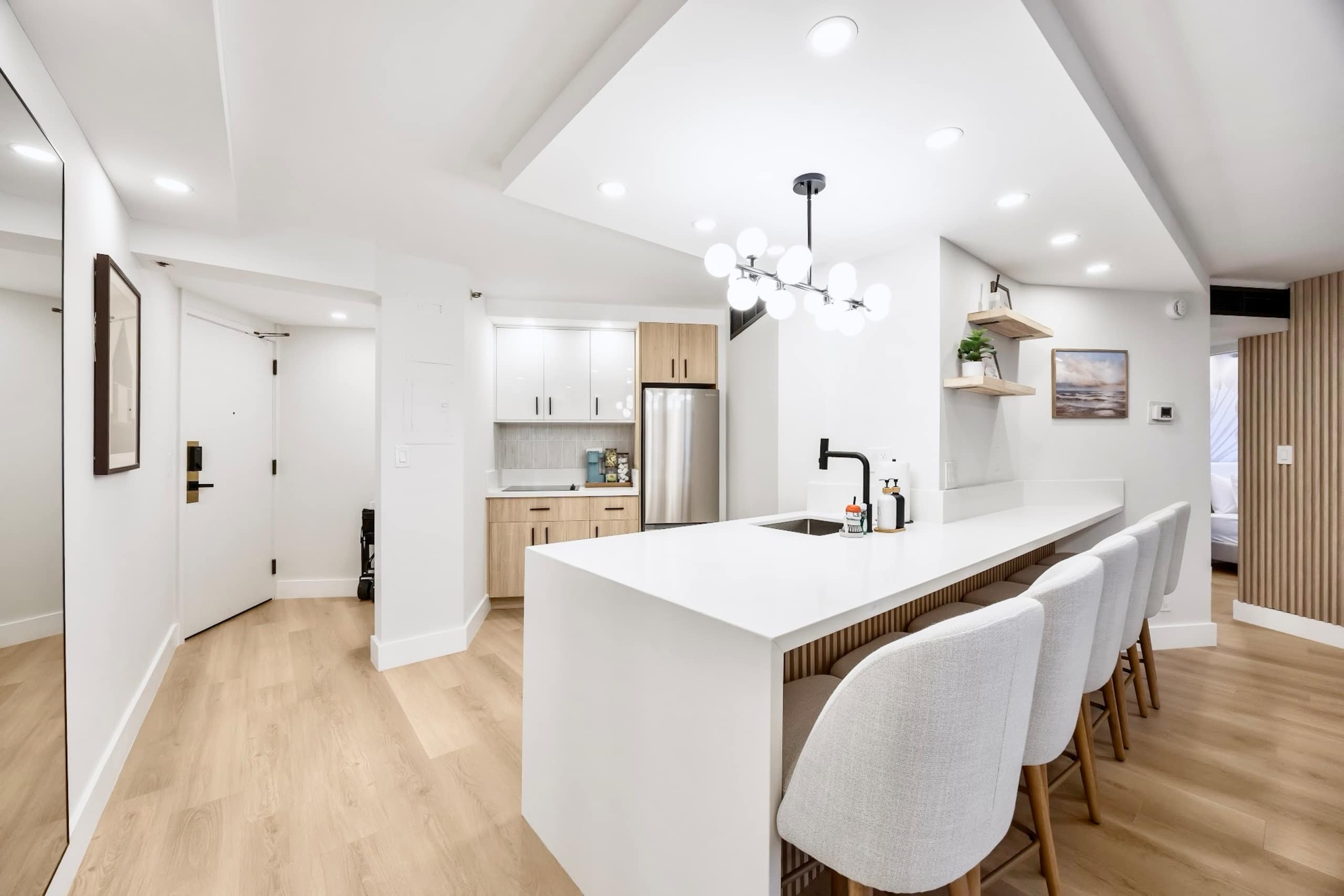 26F-Financial District-City View-1BR w/Parking - Image 16