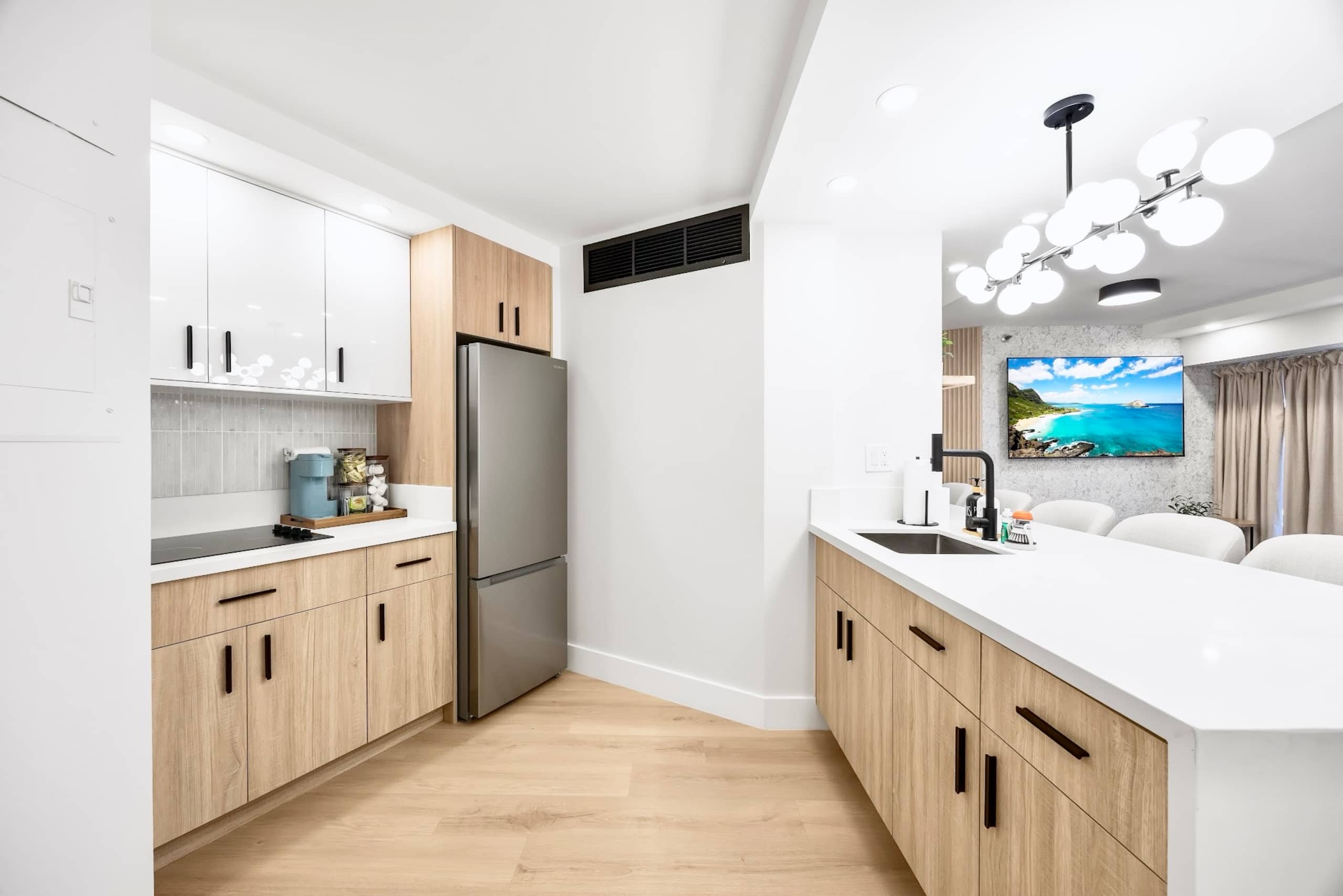 26F-Financial District-City View-1BR w/Parking - Image 17