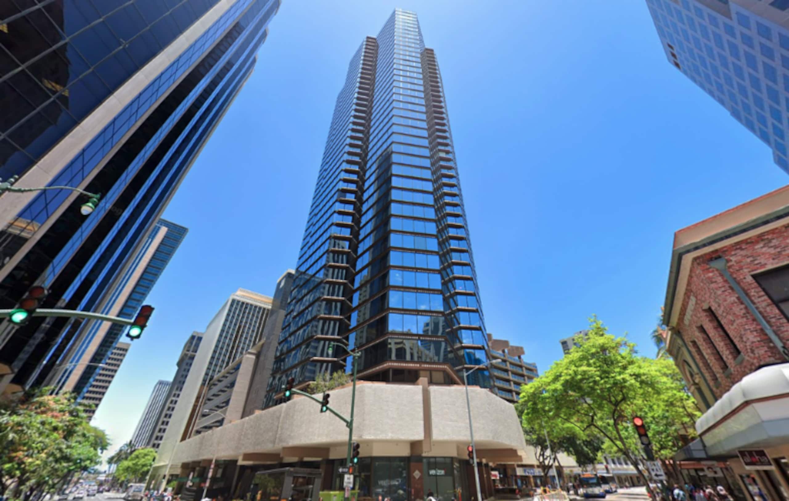 26F-Financial District-City View-1BR w/Parking - Image 51