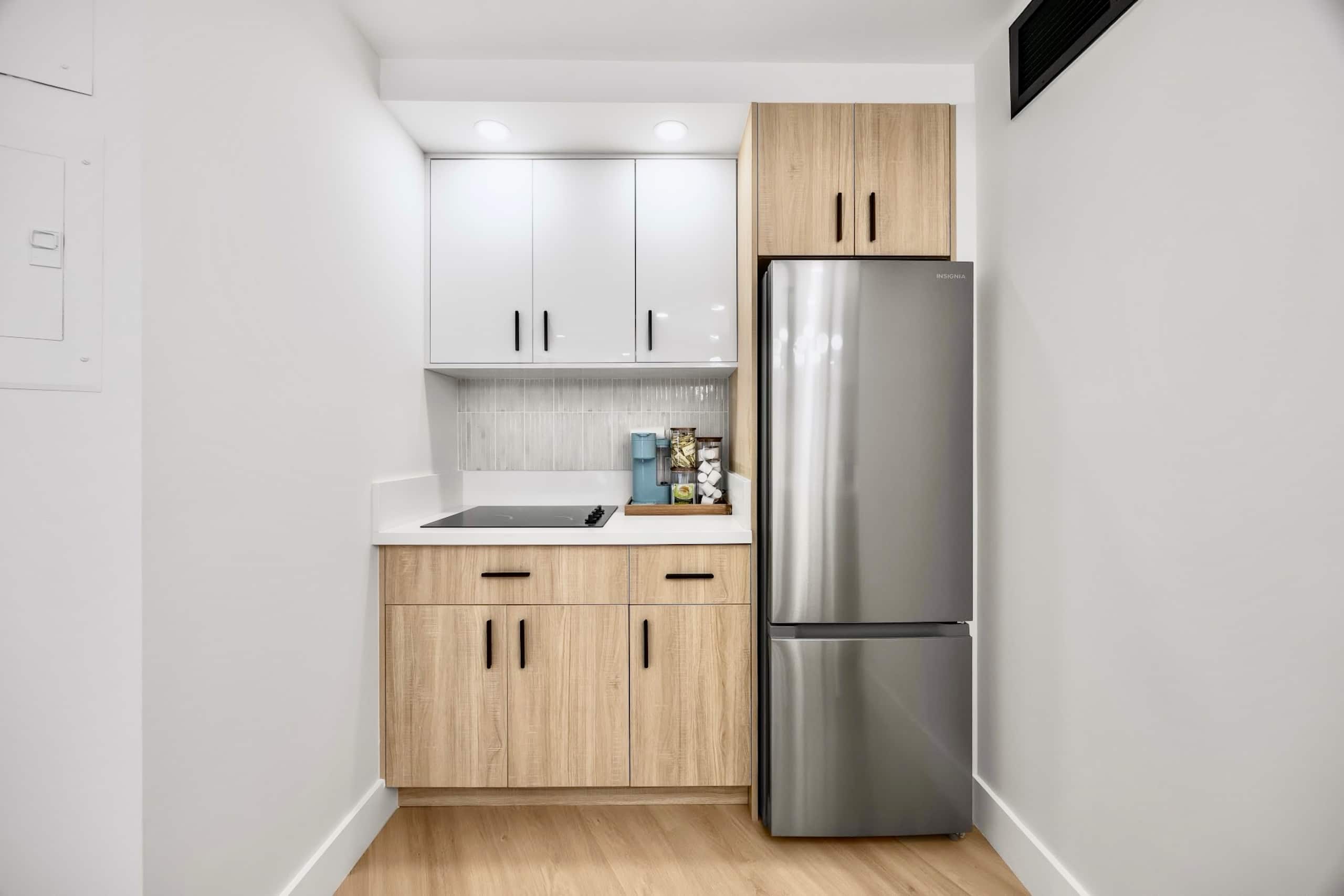 26F-Financial District-City View-1BR w/Parking - Image 18