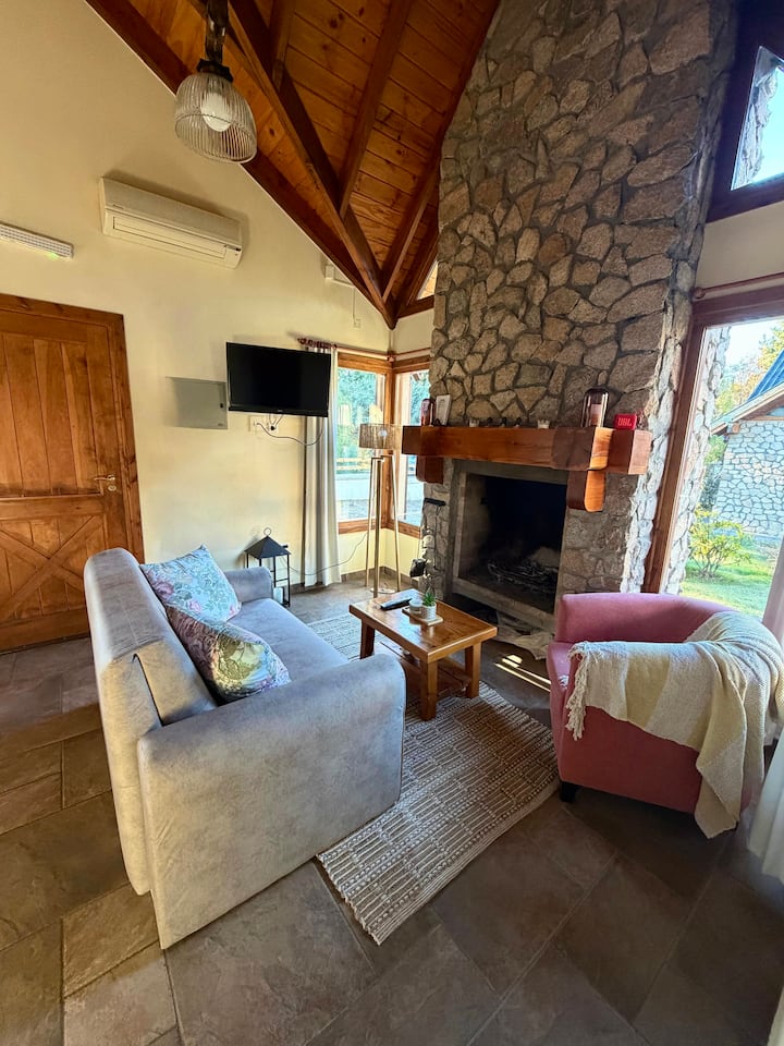 Cabaña En Planta Baja +Hidromasaje+pileta+parking - Esquel