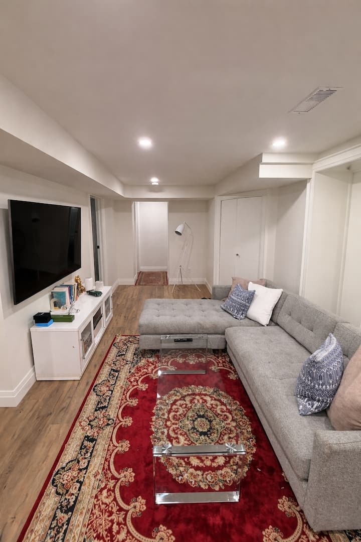 Bright 2br Basement Apt L Private Entry & Parking - Markham