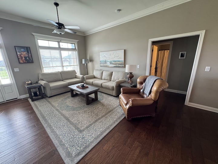 15 Mi To Louisville: Game Room + Ev Charger - Charlestown, IN