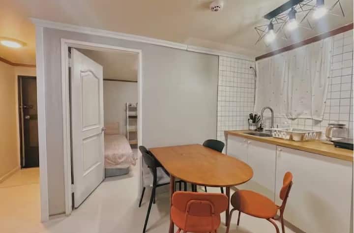 Hongdae Station/ 4rooms - Corea del Sur