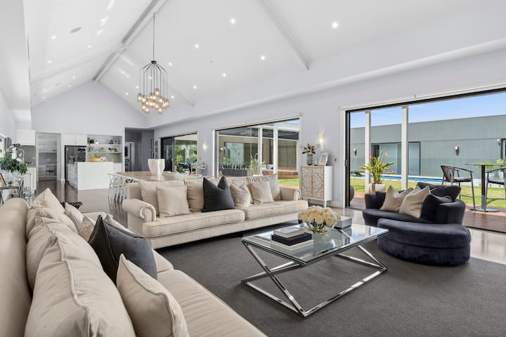 Private Luxury Farm Stay | 4 Bedroom Retreat - Bannockburn, Australia