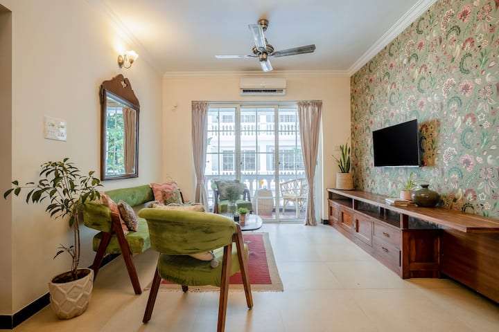 Chic 2bhk | Pool & Gym | Siolim - Goa
