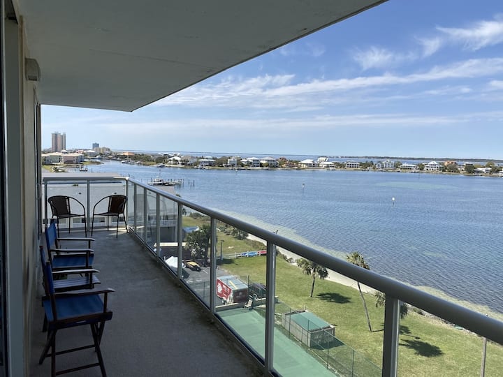Wake Up With A View In A Beautiful Condo - Pensacola Beach, FL