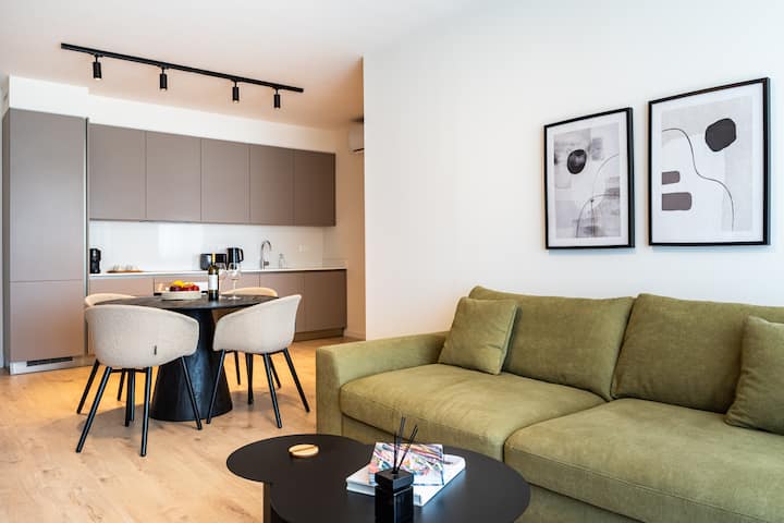 Modern 1-bed In Sunset Gardens, Limassol - Limassol
