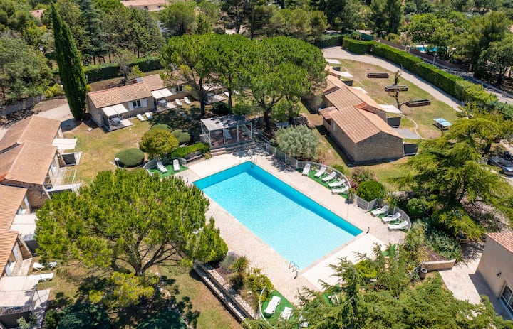 Gîte Familial Avec Piscine - L'Isle-sur-la-Sorgue