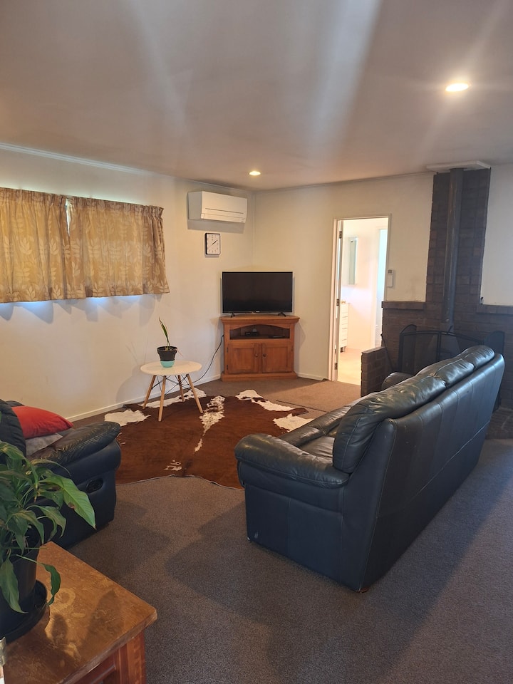 Warm And Comfortable 2 Bedroom Flat - Rolleston