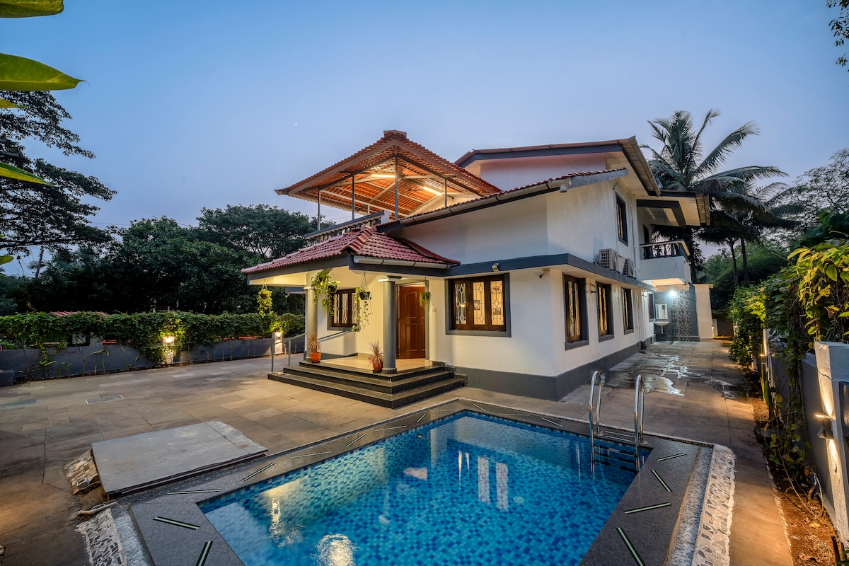Bliss Villa: 4BHK Private Pool, Siolim, North Goa