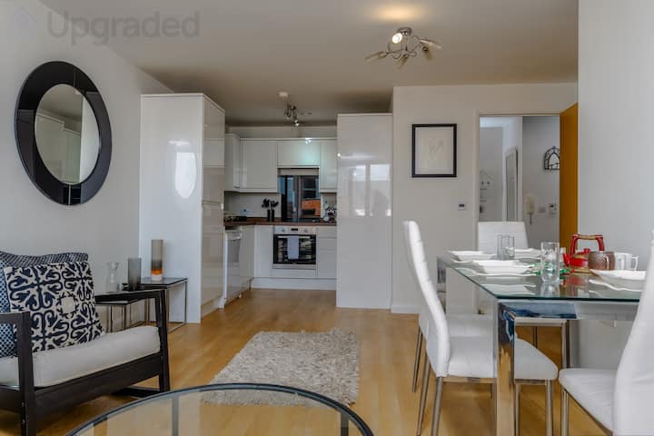 Central Apartment By Portland Square - Kingsdown - Bristol