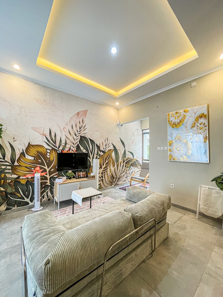 Arumdaun Ii Villa With Private Pool In Cigadung - Bandung