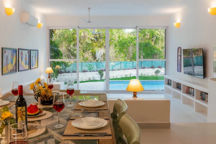 Dining area image 1