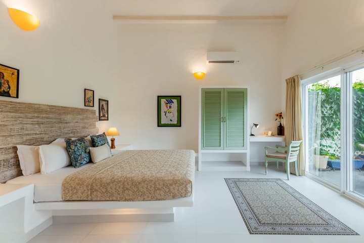 Bedroom 1 image 2