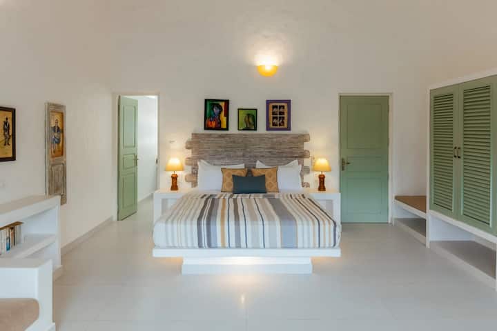 Bedroom 5 image 2
