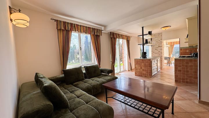 Luxury Villa Near Prague | Pool, Wellness, Garden - チェコ