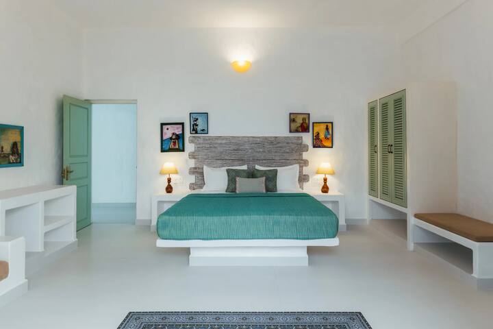 Bedroom 1 image 2