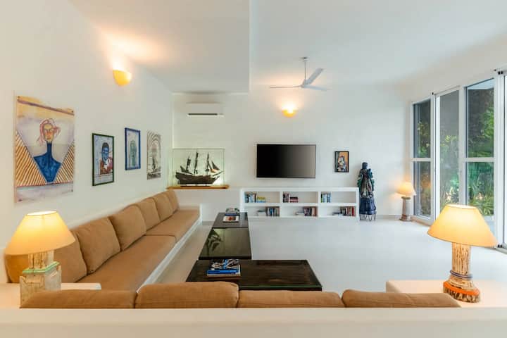 Living room image 1
