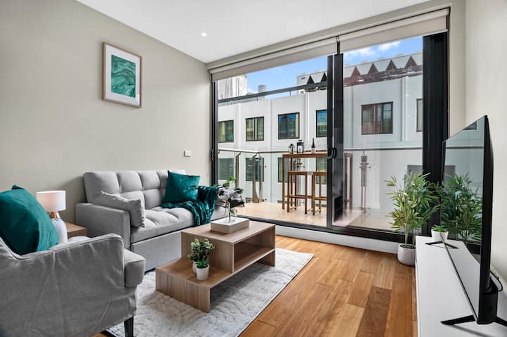 Elegant 2b Gem | Free Parking | Pool, Gym & Sauna - Melbourne