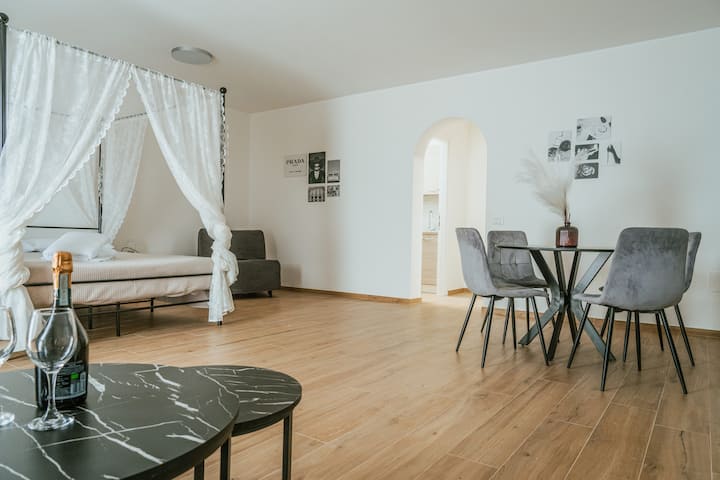 Gotha Beach Srl - Suite Narciso - Ladispoli