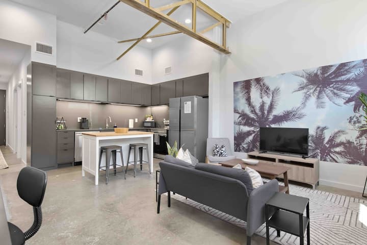 Downtown Loft: Walk To Everything - Lafayette, LA