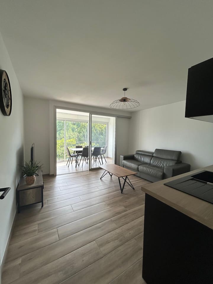 T2 Bis - Clim - Proximité Plage - Parking Privé - Le Lavandou