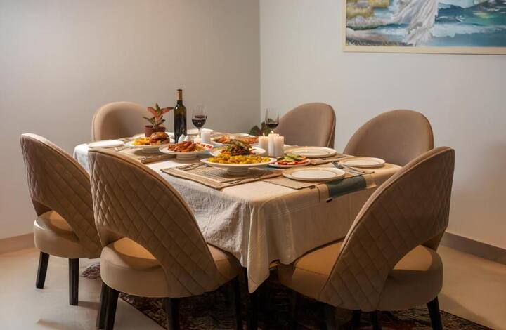 Dining area image 2