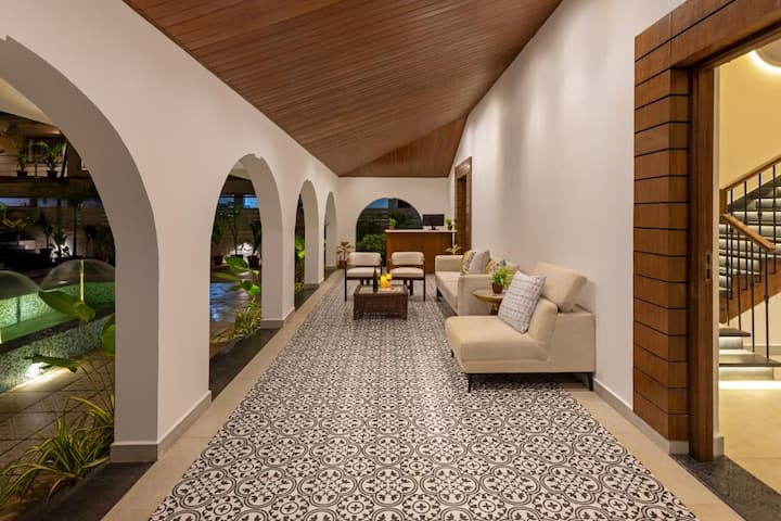 Living room image 7