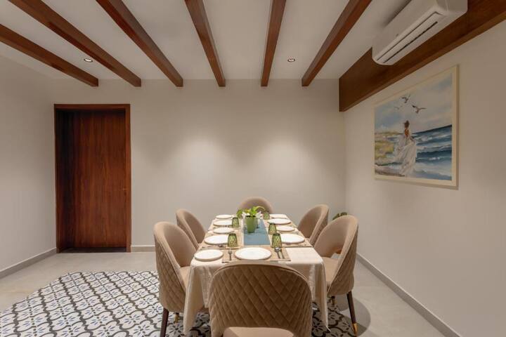 Dining area image 1