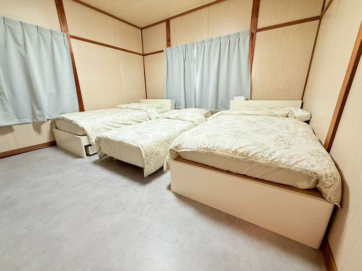 最大5名宿泊ー大画面プロジェクターでゆったりステイ - Okayama