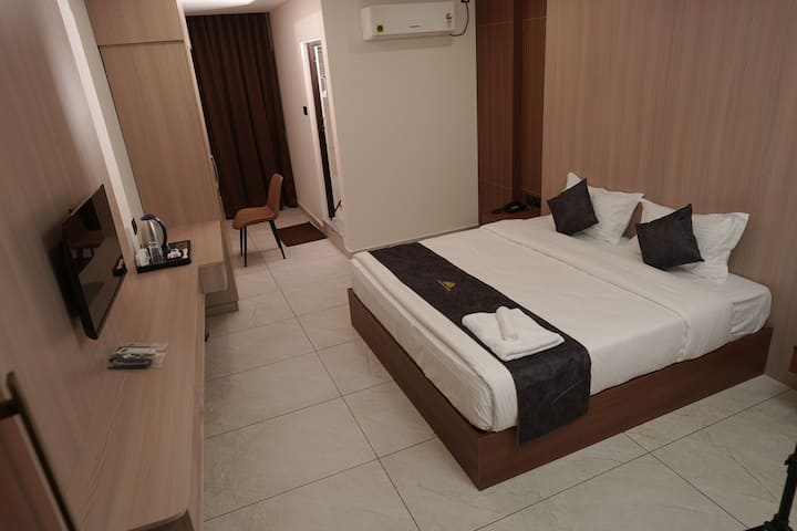 Executive Rooms In Erattupetta - 팔라