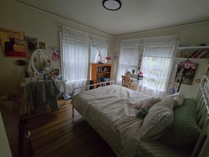 Walkable Urban Country Cottage W/ Garden Bbq - Berkeley, CA